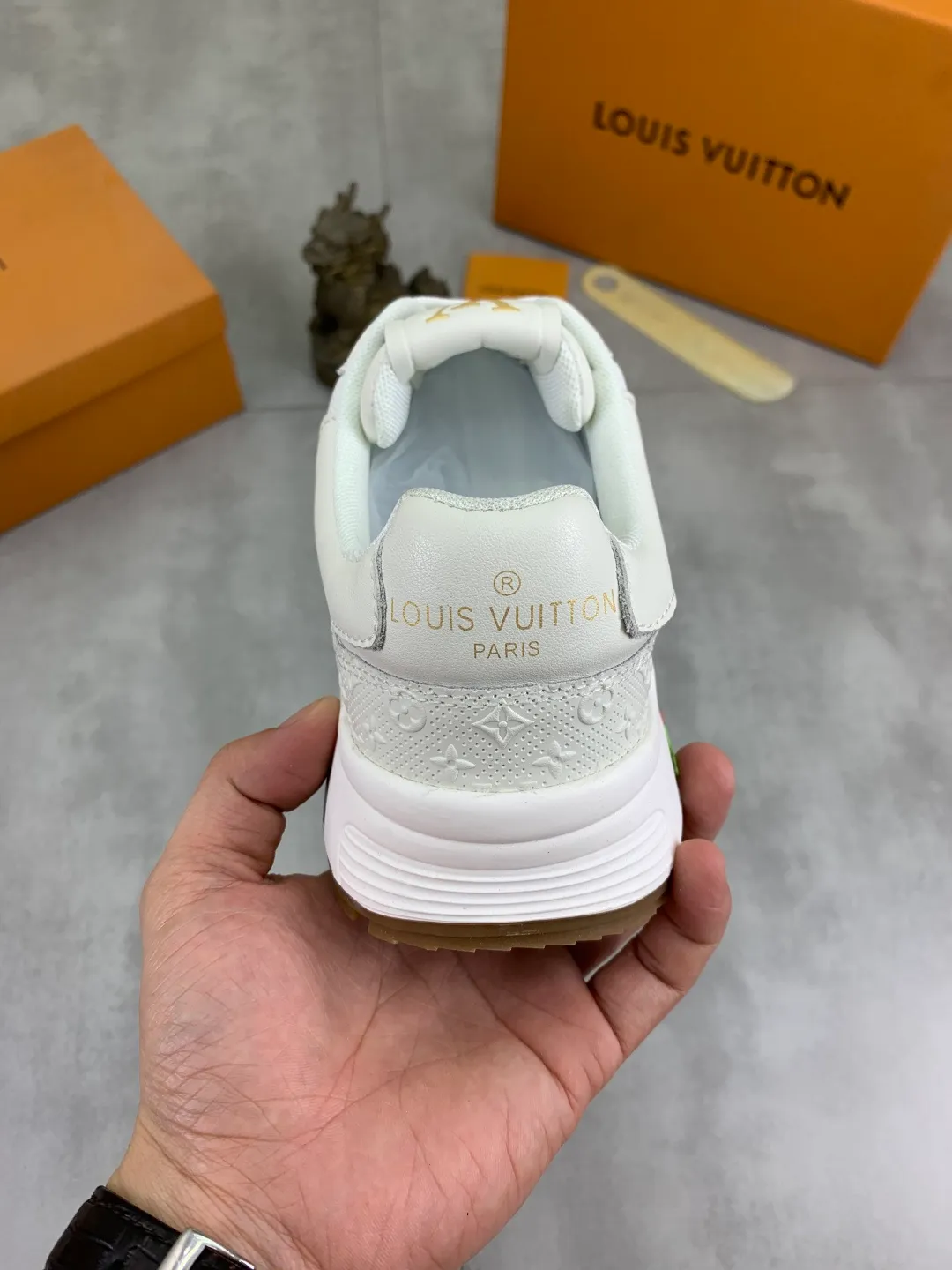 Men's Men's Shoes 💰P440💰【New Style】Yangli🆘 💭💭New model launched【LOUlS VUlTTON】Louis Vuitton's new low-top men's shoes, high quality, support inspection! This style comes from Italy with a variety of styles, very energetic and creative, giving people a comfortable and atmospheric visual impact❗Synchronization, the upper is made of silk calfskin with original LV, imported soft sheepskin lining🐑Purely hand-stitched; LV original rubber outsole 2️⃣color options available Size: 38~44